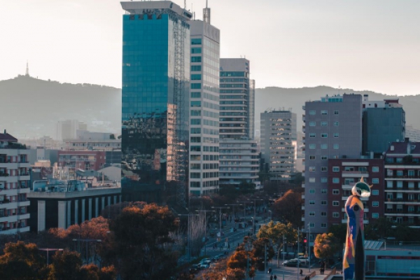 相比于傳統(tǒng)的建筑，智能建筑有以下幾方面的顯著優(yōu)勢！