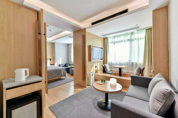 客房控制系統(tǒng)是一套簡(jiǎn)單的控制程序？