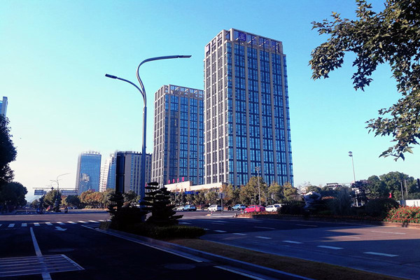 樓宇智能化專業(yè)化、系統(tǒng)化、節(jié)能化特點！(圖1)