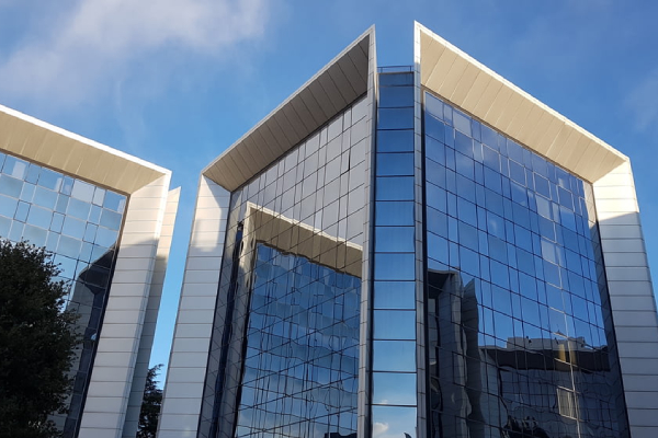 國(guó)內(nèi)的“智能建筑”與歐洲的有何異同？(圖1)裕乾電子